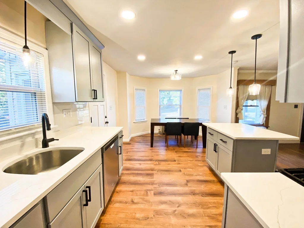 3 bed, 1 bath apartment for rent at 143 Shore Dr, Ten Hills — photo 5 of 17