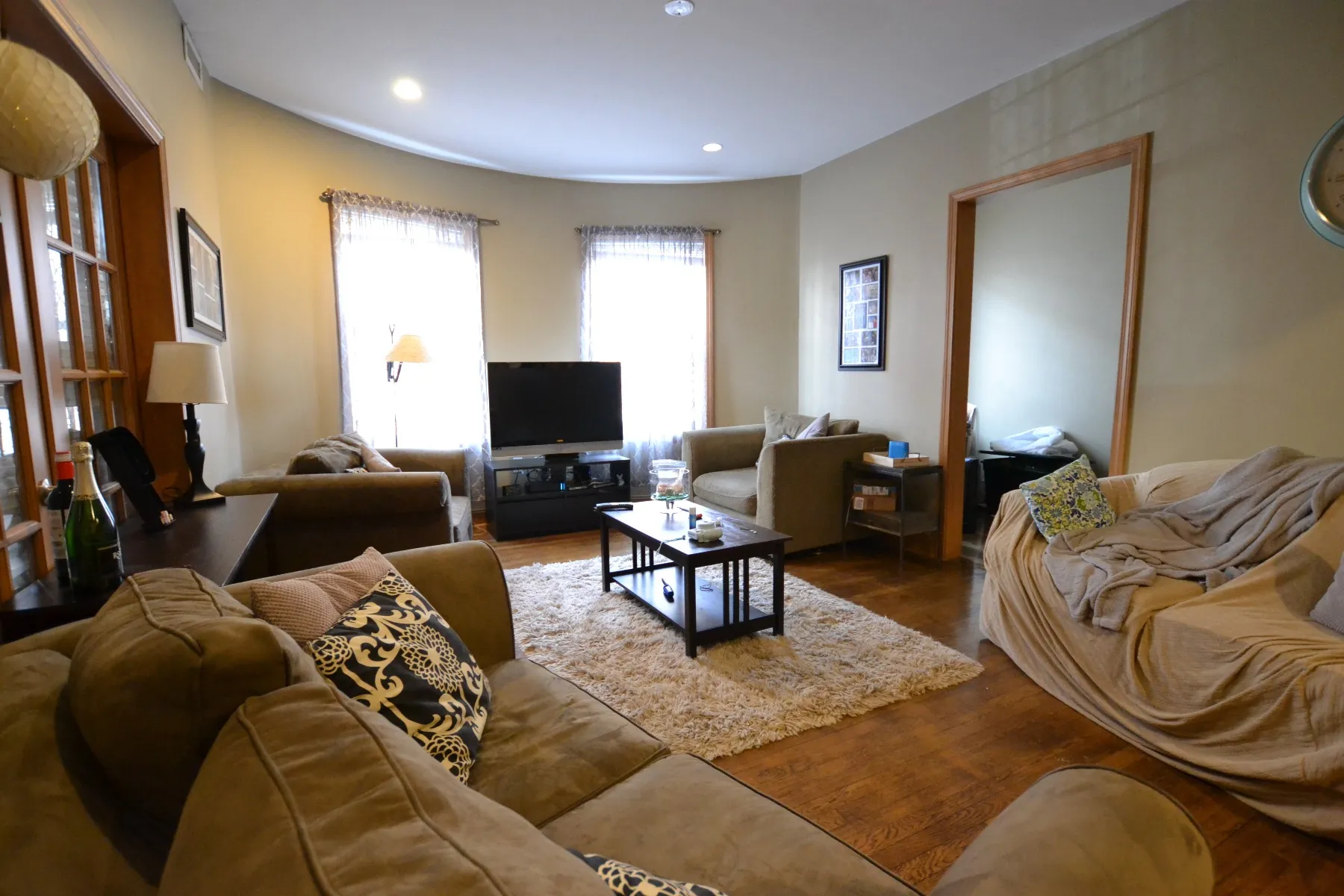3 bed, 2 bath apartment for rent at 143 Sutherland Rd Unit 1, Brighton — photo 1 of 12