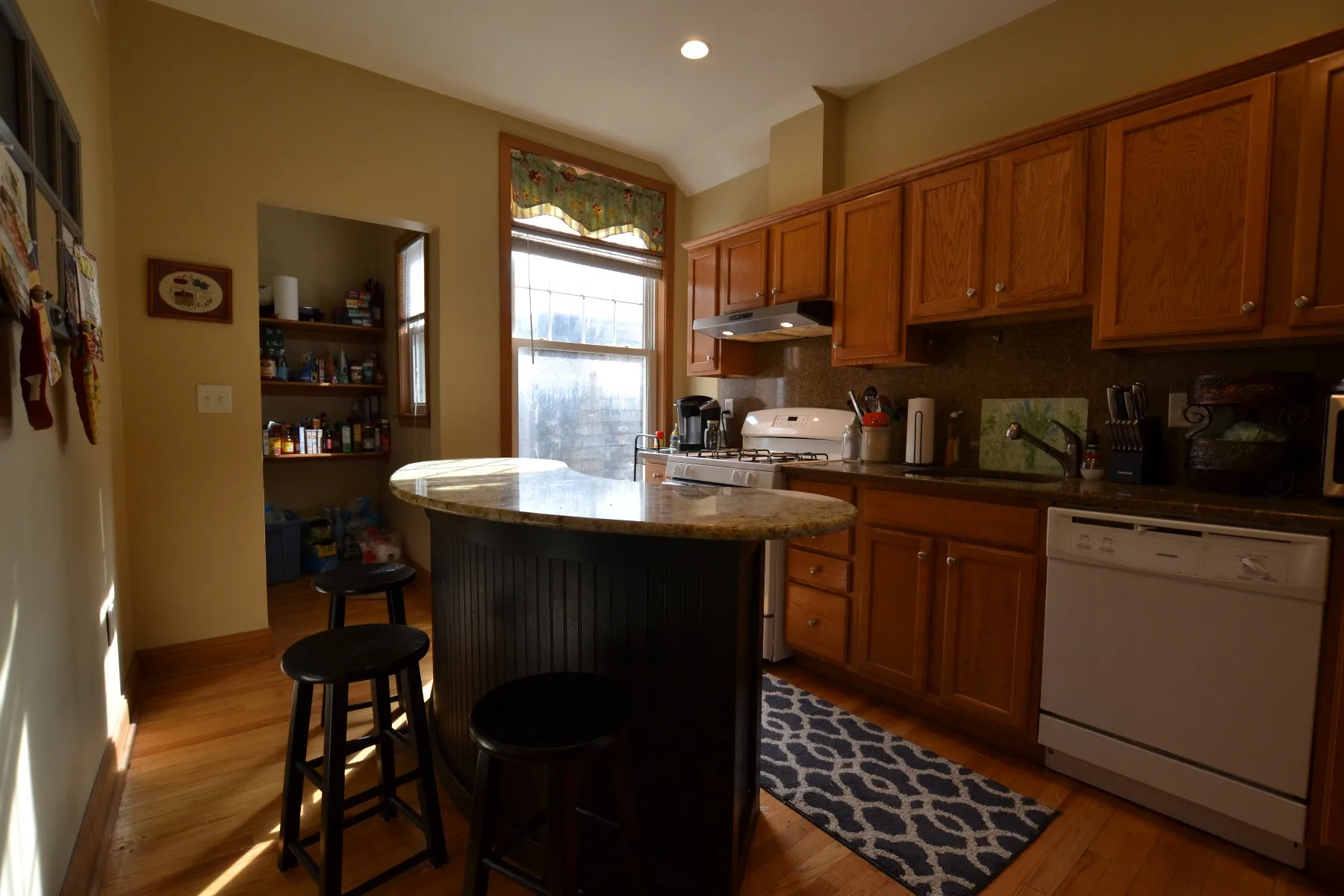 3 bed, 2 bath apartment for rent at 143 Sutherland Rd Unit 1, Brighton — photo 2 of 12