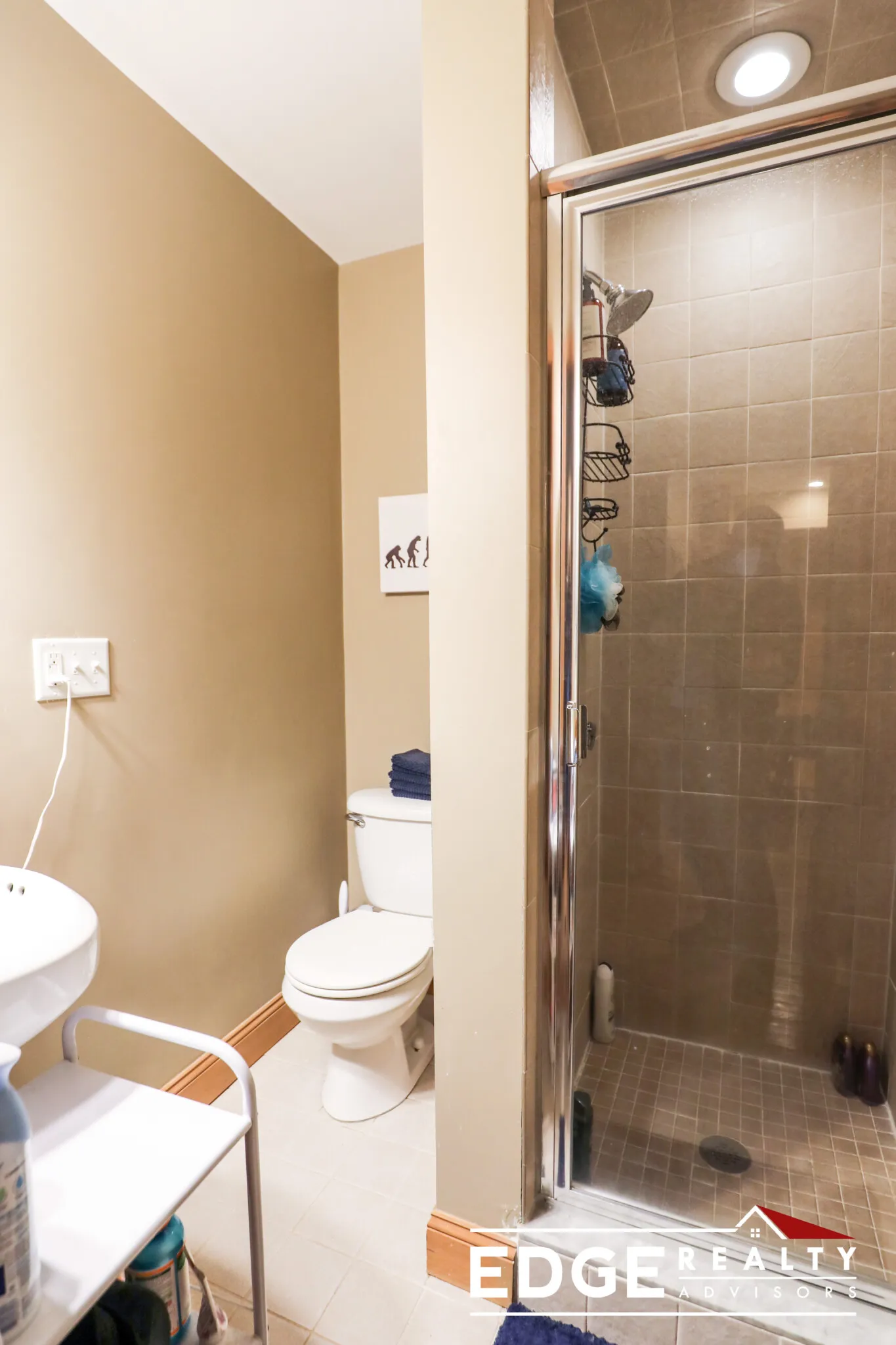 4 bed, 2 bath apartment for rent at 143 Sutherland Rd Unit 2, Brighton — photo 10 of 12