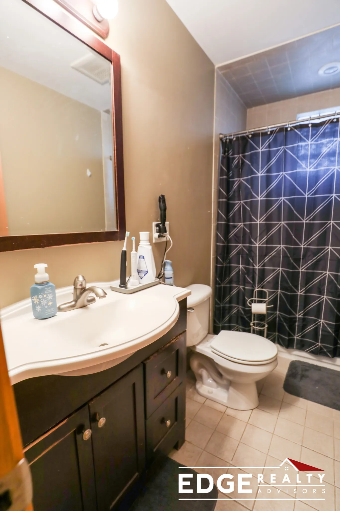 4 bed, 2 bath apartment for rent at 143 Sutherland Rd Unit 2, Brighton — photo 9 of 12