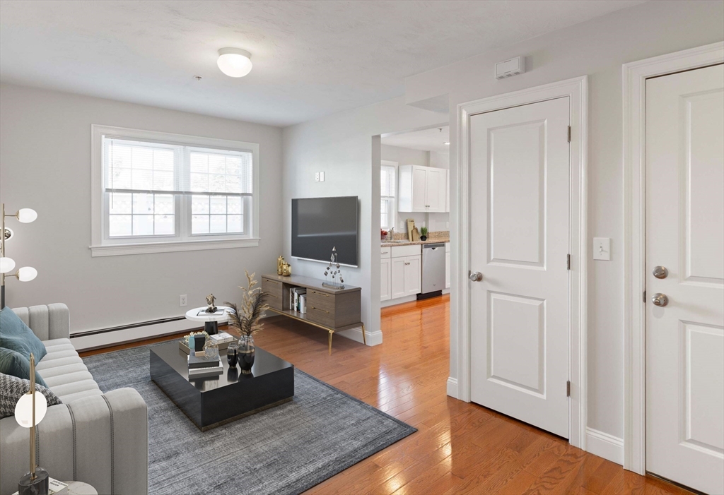 1 bed, 1 bath apartment for rent at 143 Village St Unit B, Medway — photo 3 of 17