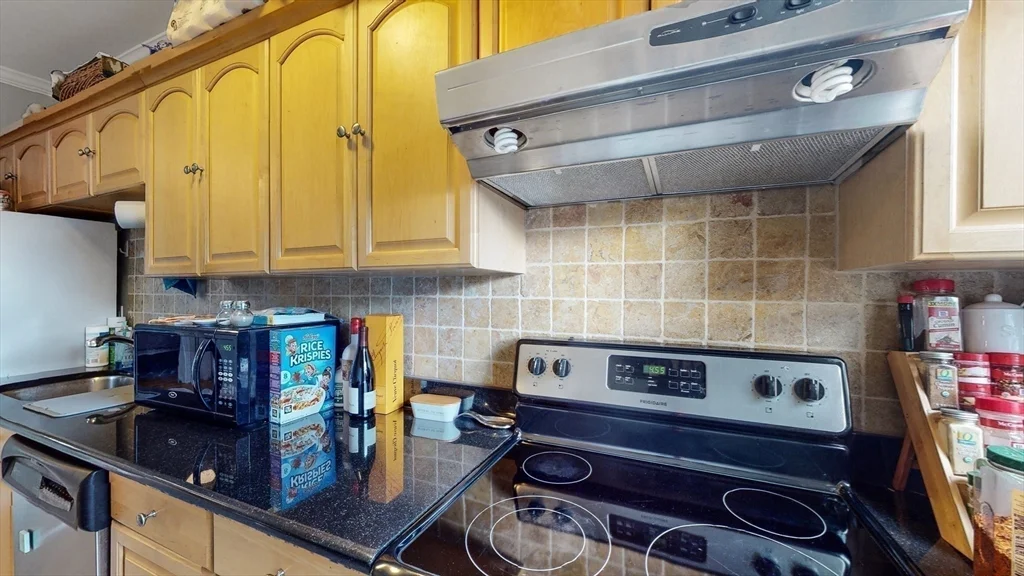 2 bed, 1 bath apartment for rent at 143 W Canton St Unit 4, South End — photo 7 of 15