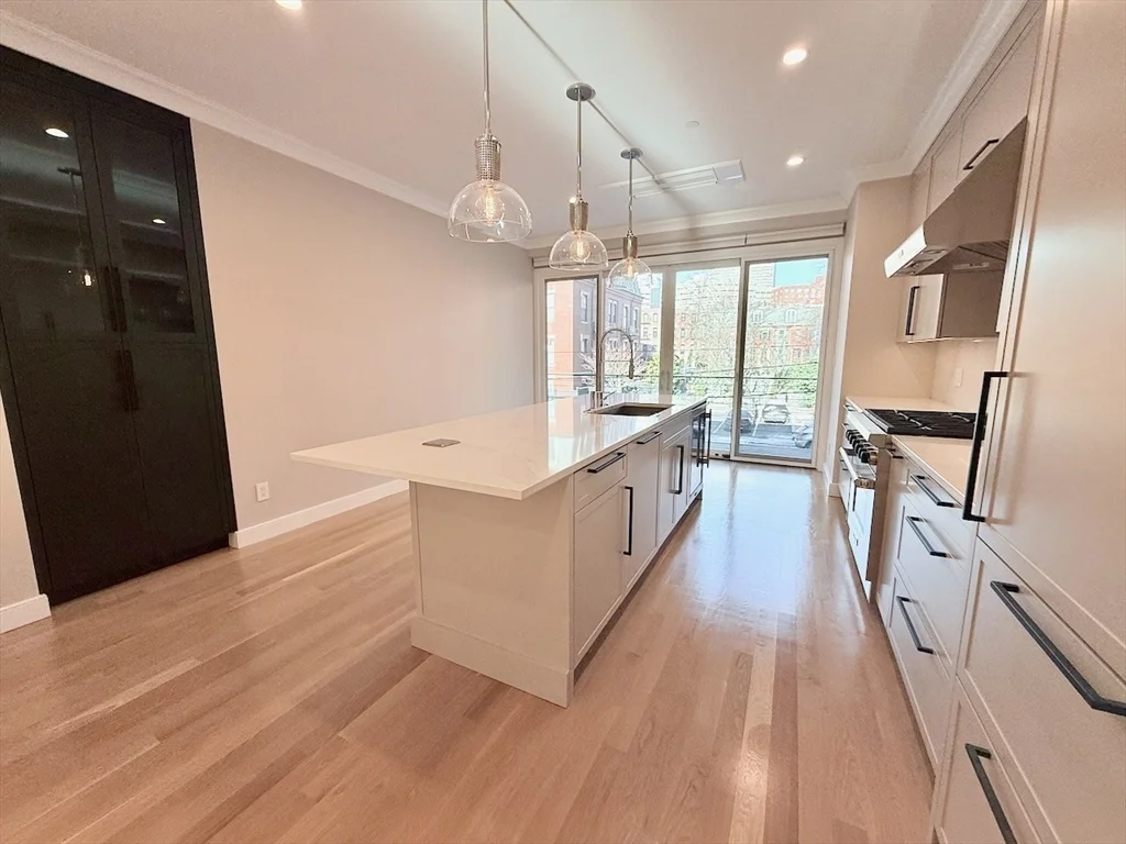 2 bed, 2 bath apartment for rent at 143 Warren Ave Unit 2, South End — photo 3 of 22