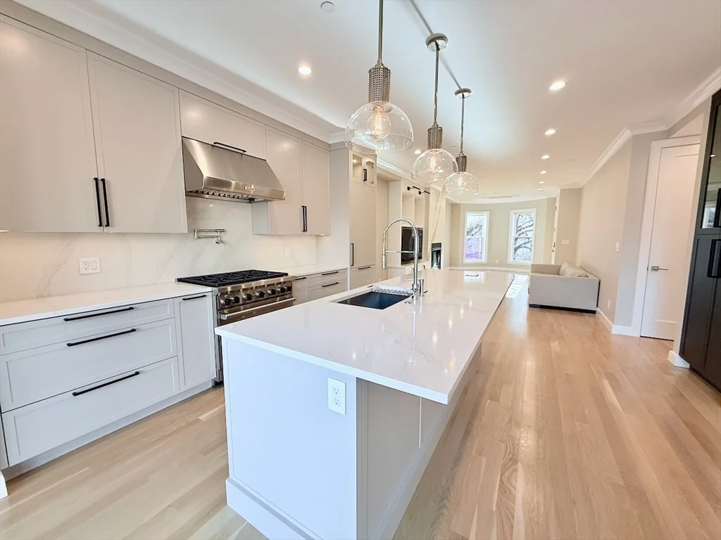 2 bed, 2 bath apartment for rent at 143 Warren Ave Unit 2, South End — photo 2 of 22