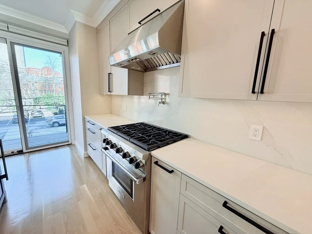 2 bed, 2 bath apartment for rent at 143 Warren Ave Unit 2, South End — photo 4 of 22