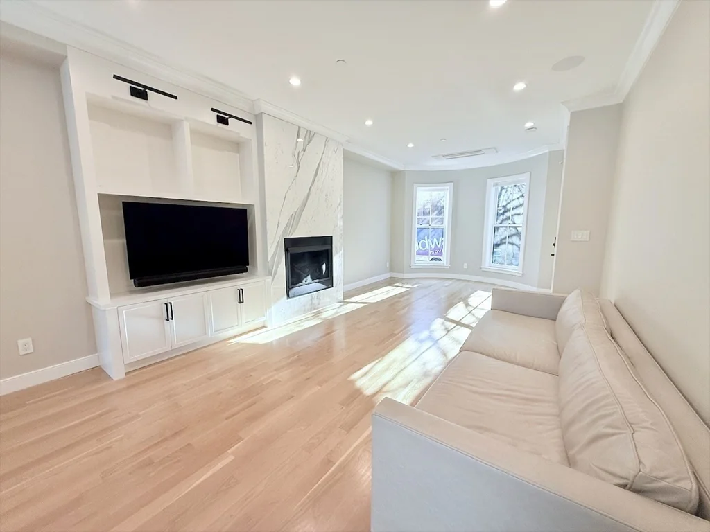 2 bed, 2 bath apartment for rent at 143 Warren Ave Unit 2, South End — photo 5 of 22