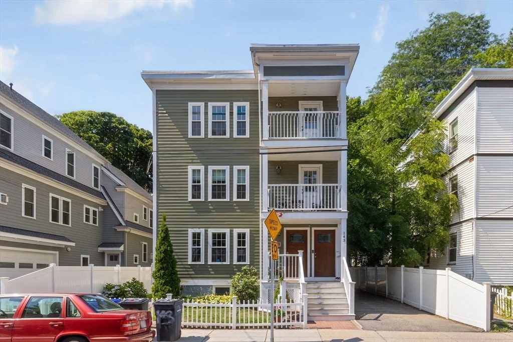 2 bed, 2 bath apartment for rent at 143 Williams St Unit 3, Jamaica Plain — photo 3 of 18
