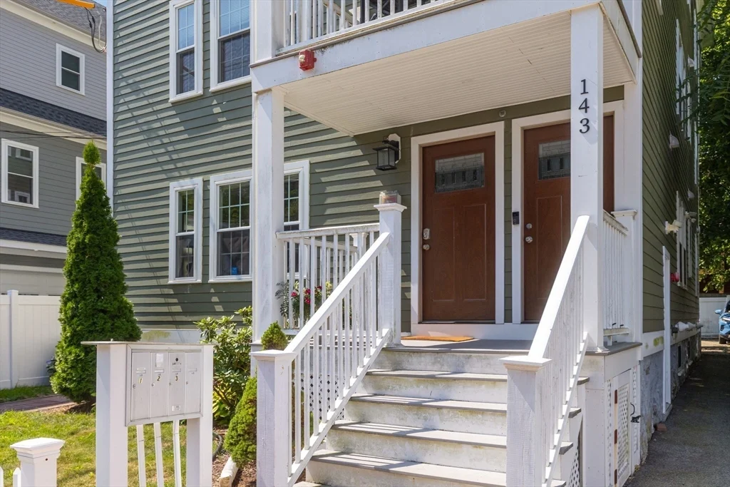 2 bed, 2 bath apartment for rent at 143 Williams St Unit 3, Jamaica Plain — photo 16 of 18