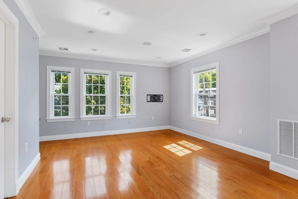 2 bed, 2 bath apartment for rent at 143 Williams St Unit 3, Jamaica Plain — photo 5 of 18