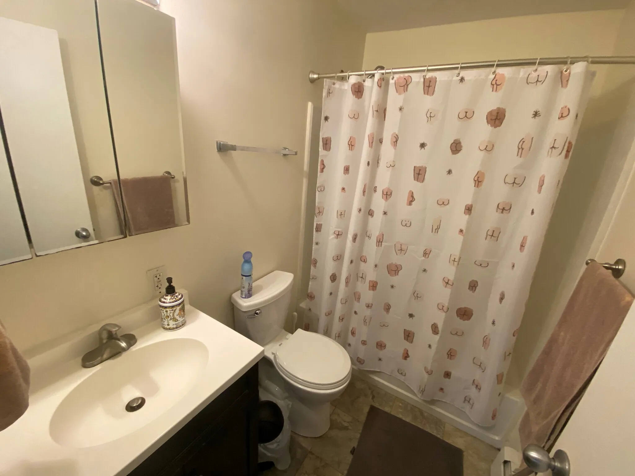 4 bed, 2 bath apartment for rent at 1430 Tremont St Unit B4, Mission Hill — photo 8 of 10