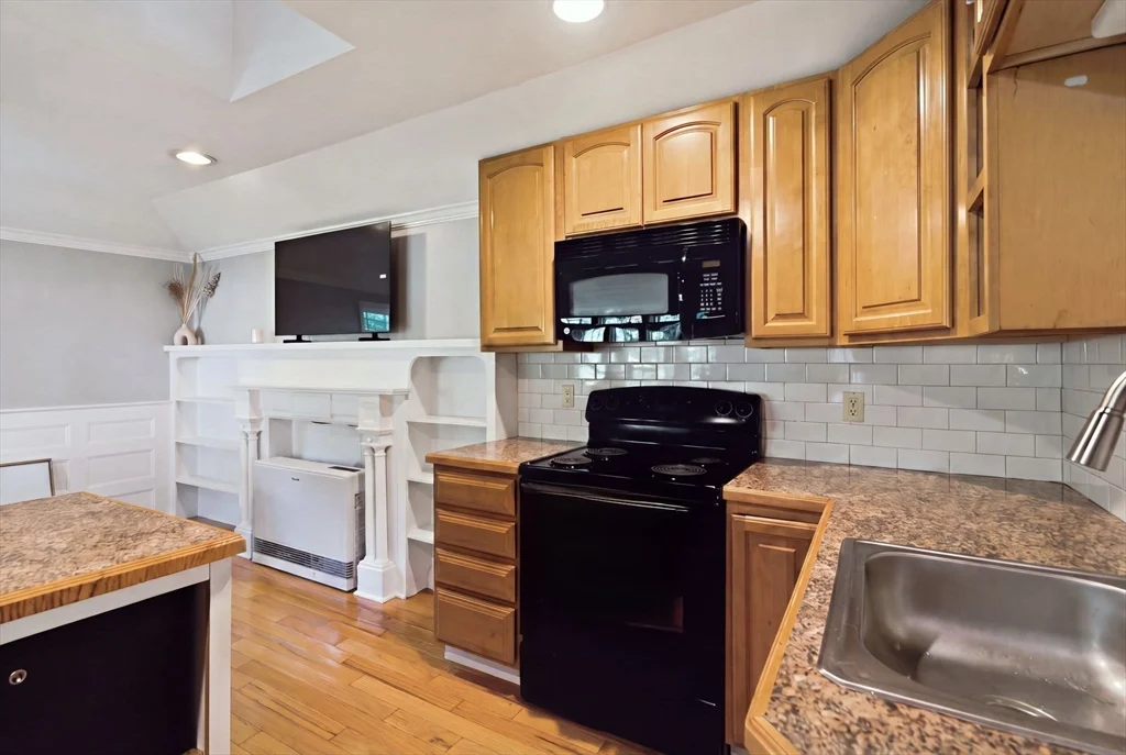 1 bed, 1 bath apartment for rent at 1433 Massachusetts Ave Unit A, Lexington — photo 8 of 21