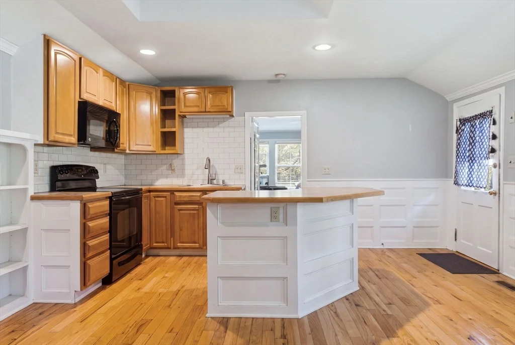 1 bed, 1 bath apartment for rent at 1433 Massachusetts Ave Unit A, Lexington — photo 9 of 21