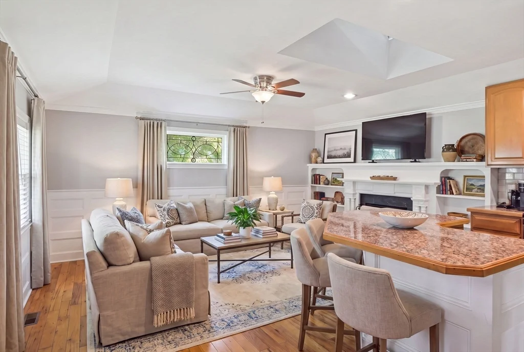 1 bed, 1 bath apartment for rent at 1433 Massachusetts Ave Unit A, Lexington — photo 3 of 21
