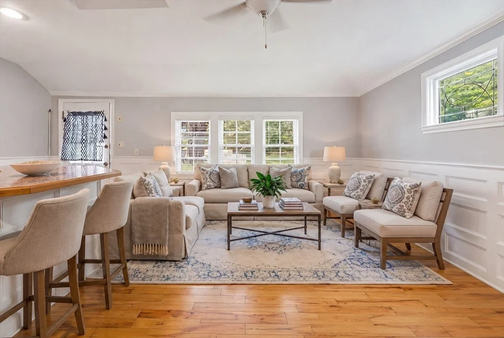 1 bed, 1 bath apartment for rent at 1433 Massachusetts Ave Unit A, Lexington — photo 4 of 21