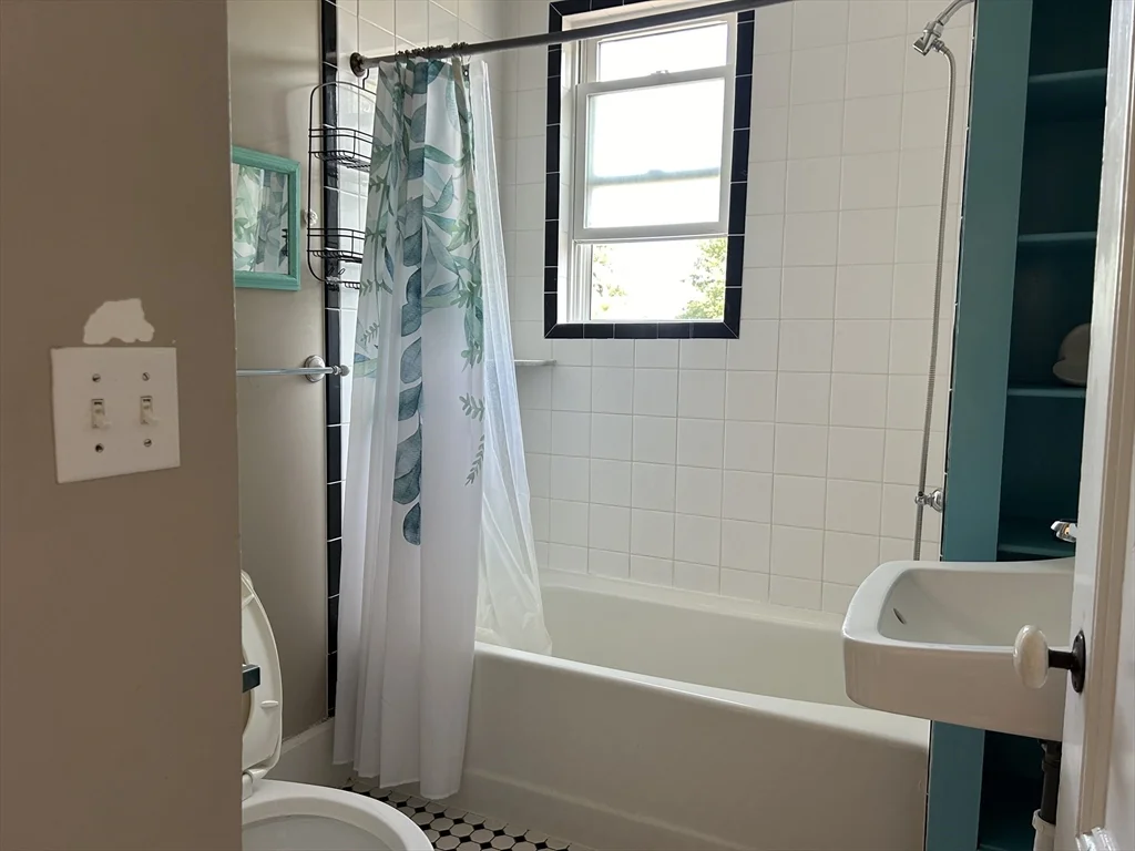 3 bed, 2 bath apartment for rent at 1437 Great Plain Ave Unit 1, Needham — photo 22 of 22