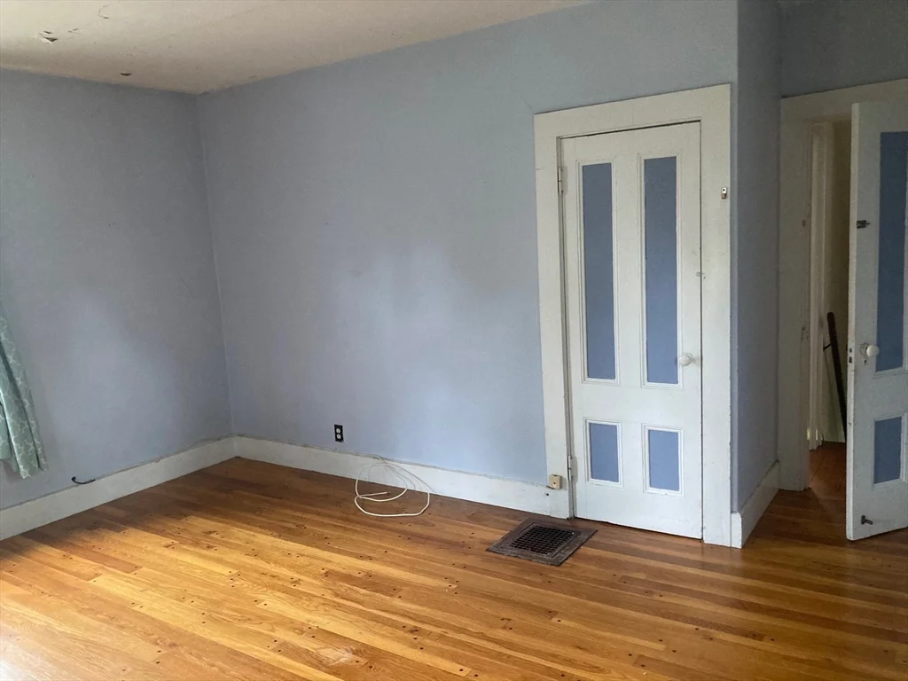 3 bed, 2 bath apartment for rent at 1437 Great Plain Ave Unit 1, Needham — photo 9 of 22
