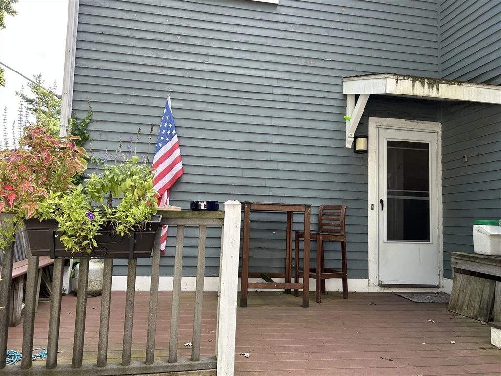 3 bed, 2 bath apartment for rent at 1437 Great Plain Ave Unit 1, Needham — photo 4 of 22