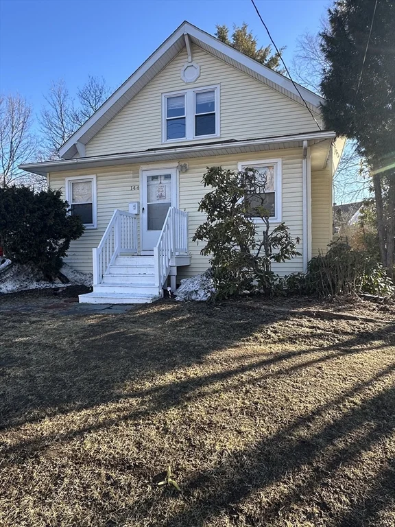 3 bed, 2 bath apartment for rent at 144 Auburn St, Auburn — photo 1 of 12