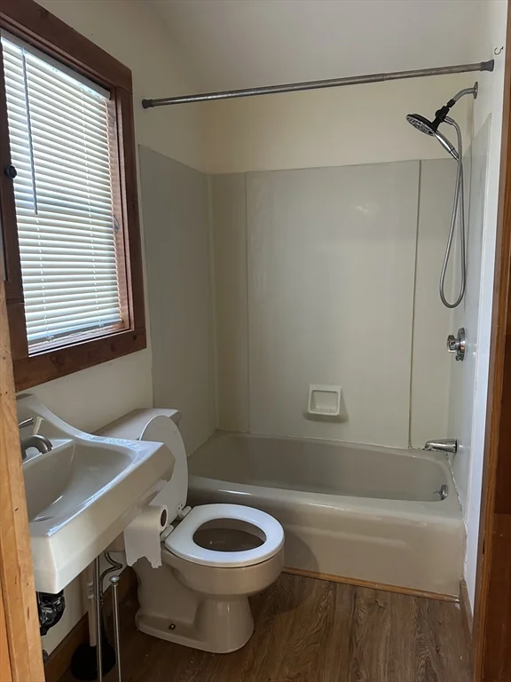 3 bed, 2 bath apartment for rent at 144 Auburn St, Auburn — photo 8 of 12