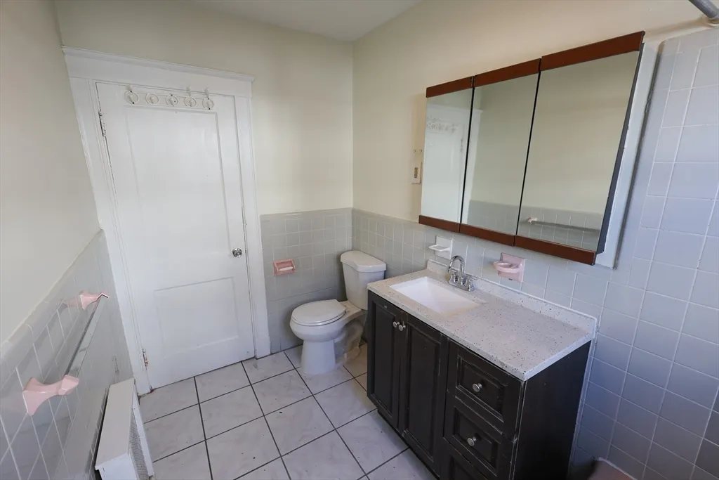 4 bed, 1 bath apartment for rent at 144 Blake St Unit 2, Hyde Park — photo 15 of 28
