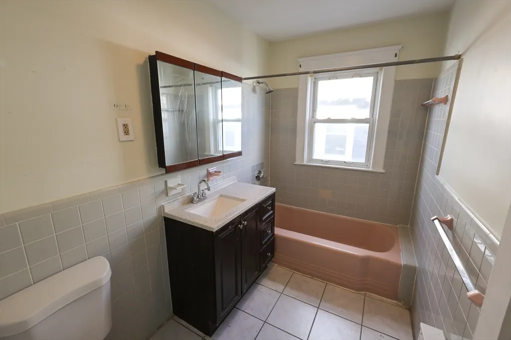 4 bed, 1 bath apartment for rent at 144 Blake St Unit 2, Hyde Park — photo 16 of 28