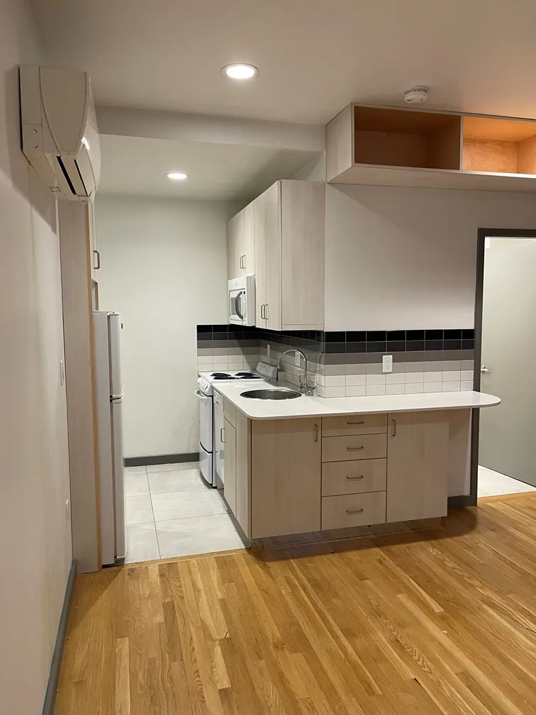 Studio bed, 1 bath apartment for rent at 144 Bowdoin St Unit 23, Boston Downtown — photo 5 of 12