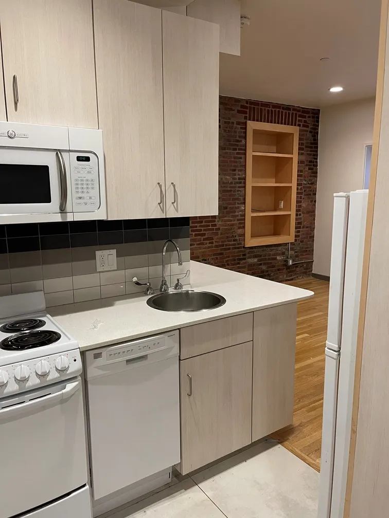 Studio bed, 1 bath apartment for rent at 144 Bowdoin St Unit 23, Boston Downtown — photo 3 of 12