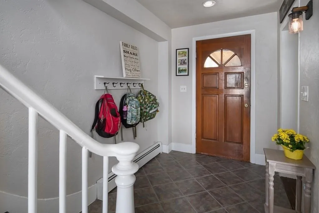 4 bed, 3 bath apartment for rent at 144 Brooks St, East Boston — photo 4 of 20