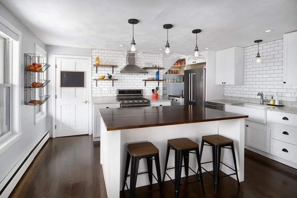 4 bed, 3 bath apartment for rent at 144 Brooks St, East Boston — photo 1 of 20