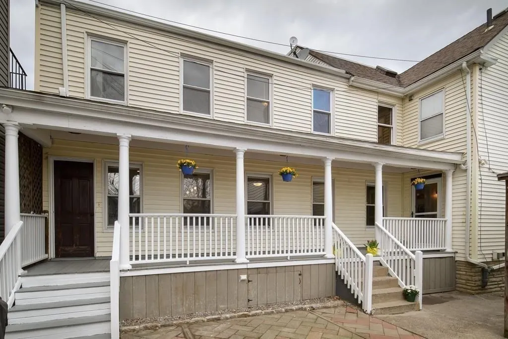 4 bed, 3 bath apartment for rent at 144 Brooks St, East Boston — photo 3 of 20