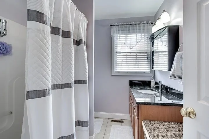 2 bed, 1 bath apartment for rent at 144 Bucknam St Unit 144, Everett — photo 8 of 11