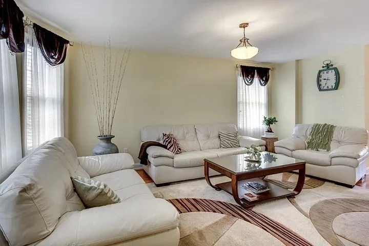 2 bed, 1 bath apartment for rent at 144 Bucknam St Unit 144, Everett — photo 3 of 11