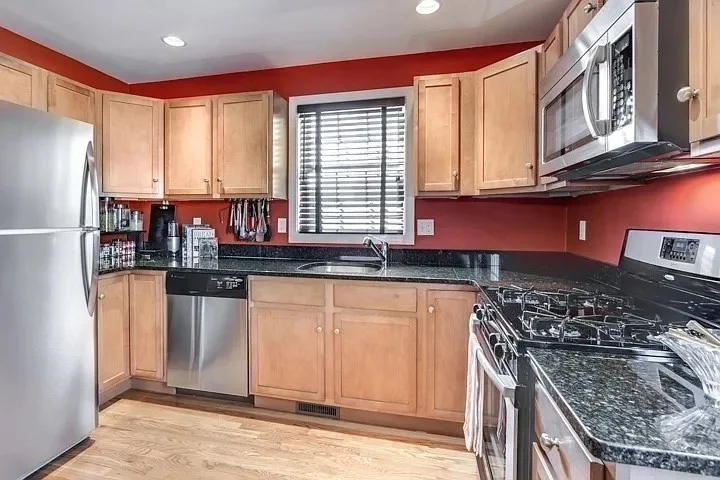 2 bed, 1 bath apartment for rent at 144 Bucknam St Unit 144, Everett — photo 5 of 11