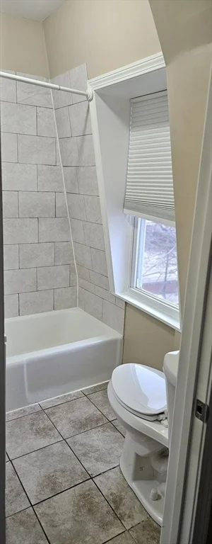 2 bed, 1 bath apartment for rent at 144 Columbia St Unit 3W, Fall River — photo 7 of 9