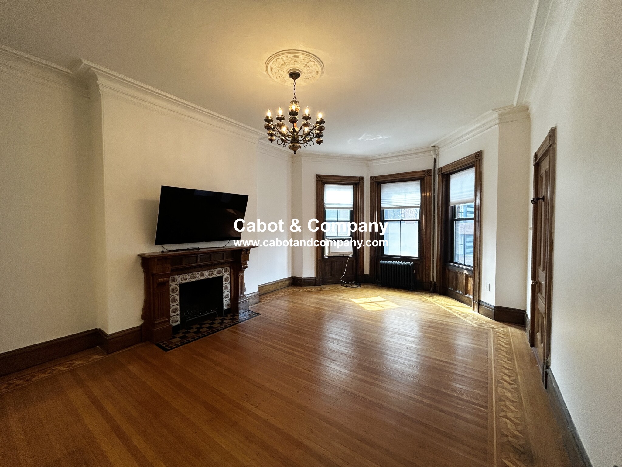 1 bed, 1 bath apartment for rent at 144 Commonwealth Ave Unit 6, Back Bay — photo 1 of 9