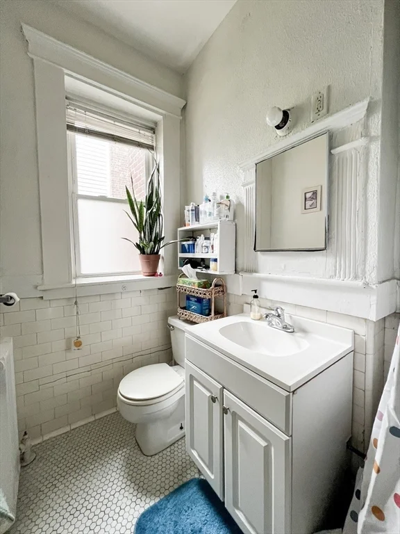 3 bed, 1 bath apartment for rent at 144 Coolidge St Unit 1, Coolidge Corner — photo 17 of 21