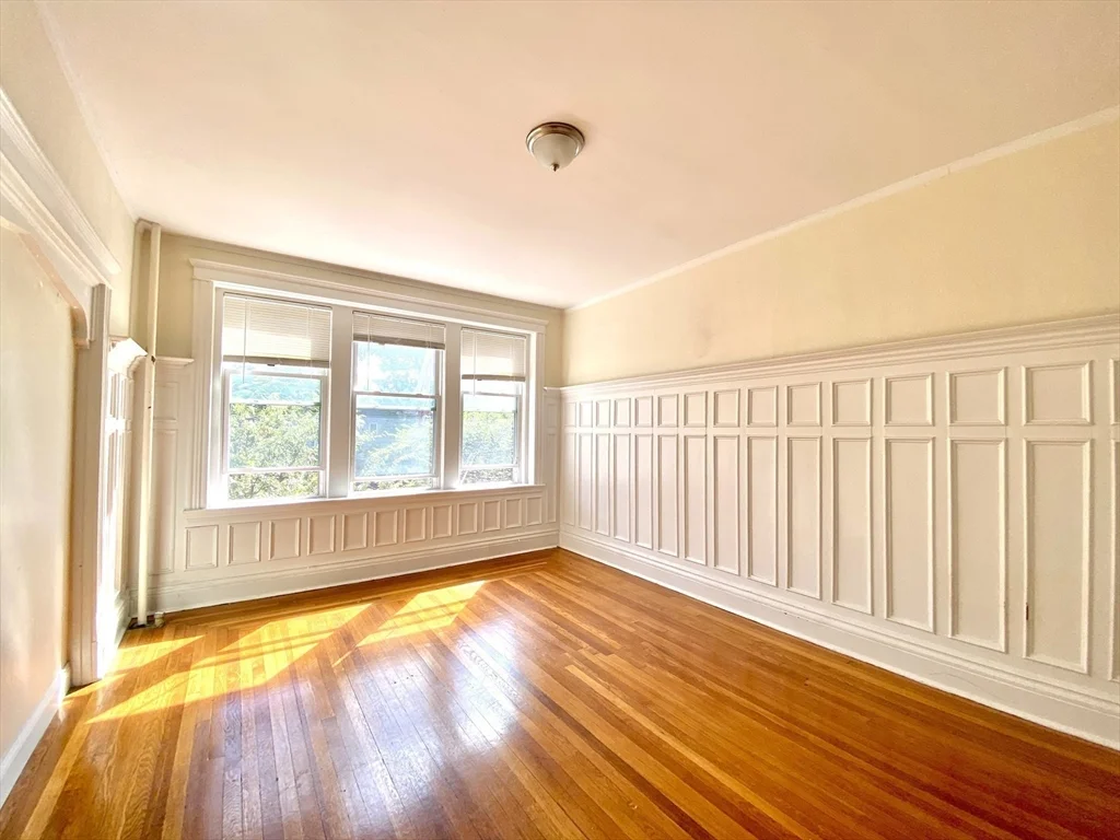 4 bed, 1 bath apartment for rent at 144 Coolidge St Unit 2, Coolidge Corner — photo 8 of 24