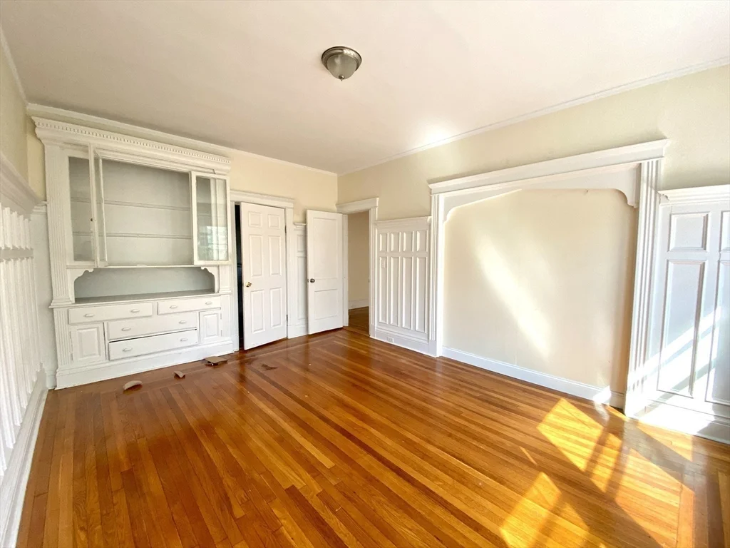 4 bed, 1 bath apartment for rent at 144 Coolidge St Unit 2, Coolidge Corner — photo 7 of 24