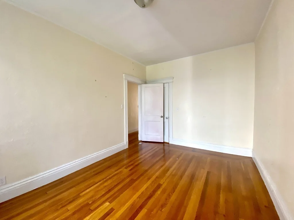 4 bed, 1 bath apartment for rent at 144 Coolidge St Unit 2, Coolidge Corner — photo 15 of 24