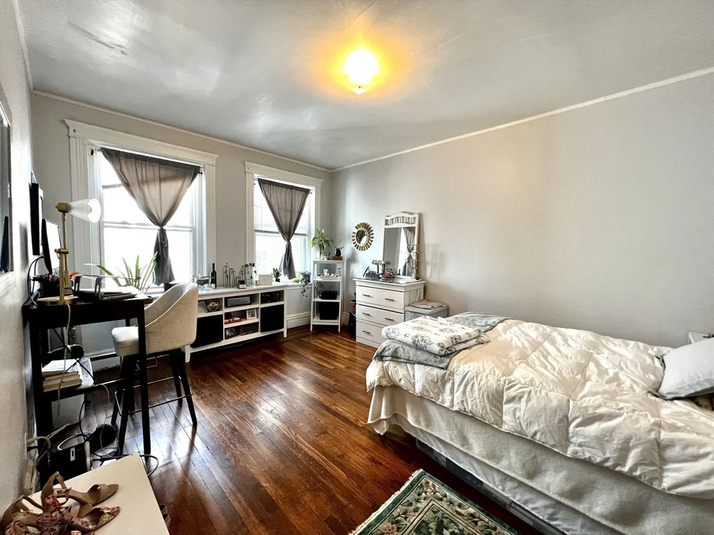 4 bed, 1 bath apartment for rent at 144 Coolidge St Unit 3, Coolidge Corner — photo 9 of 17