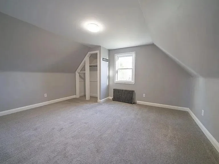 3 bed, 1 bath apartment for rent at 144 Crescent St Unit 1, Quincy — photo 4 of 9