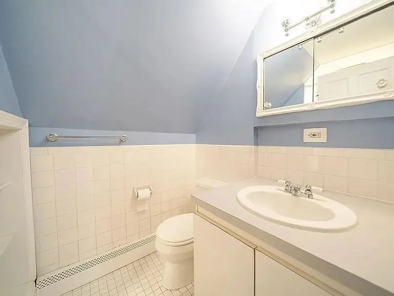 3 bed, 1 bath apartment for rent at 144 Crescent St Unit 1, Quincy — photo 6 of 9