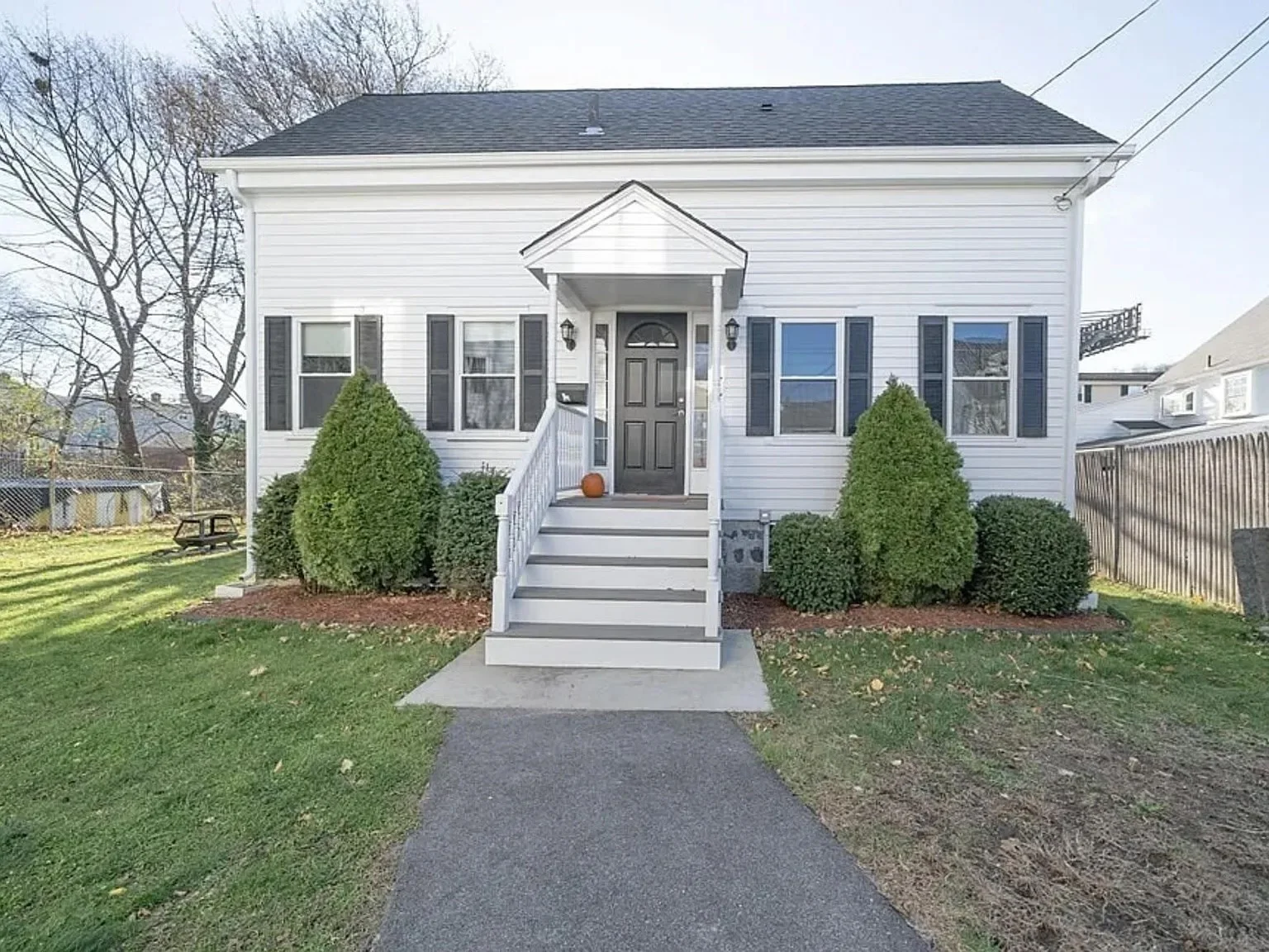 3 bed, 1 bath apartment for rent at 144 Crescent St Unit 1, Quincy — photo 1 of 9