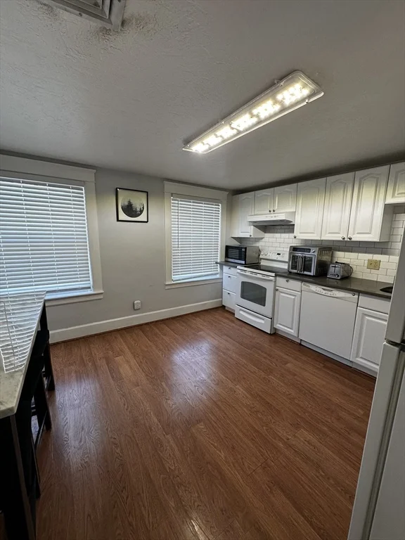 2 bed, 1 bath apartment for rent at 144 E Main St Unit 2, Westborough — photo 4 of 9