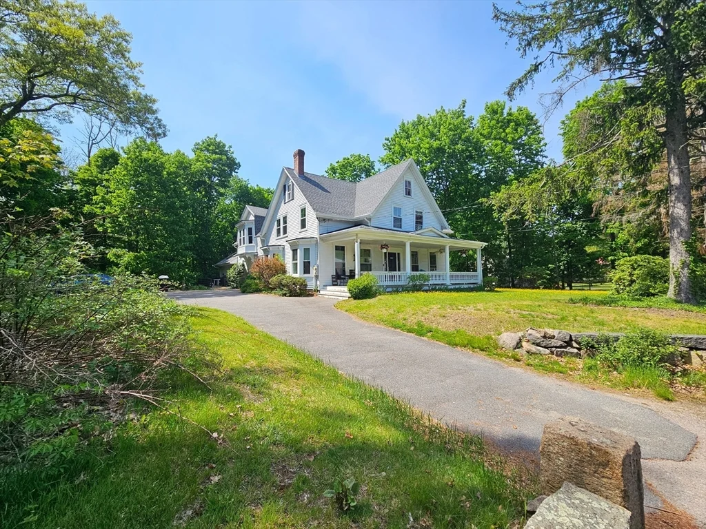 6 bed, 3 bath apartment for rent at 144 East St, Sharon — photo 1 of 42