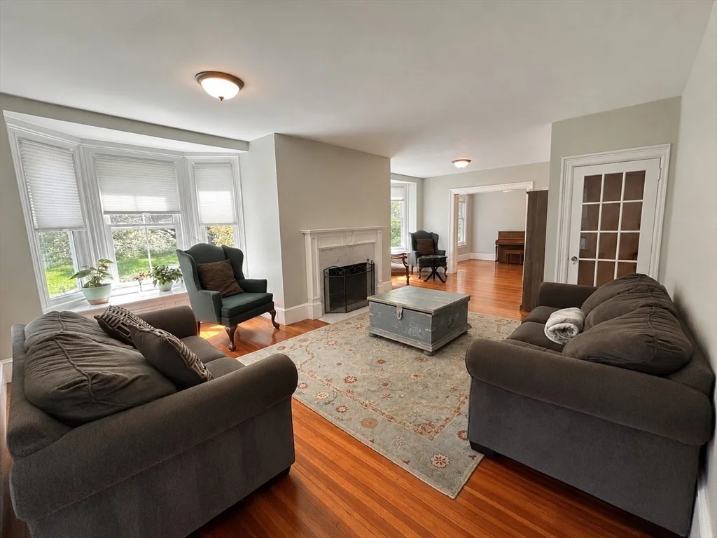 6 bed, 3 bath apartment for rent at 144 East St, Sharon — photo 6 of 42