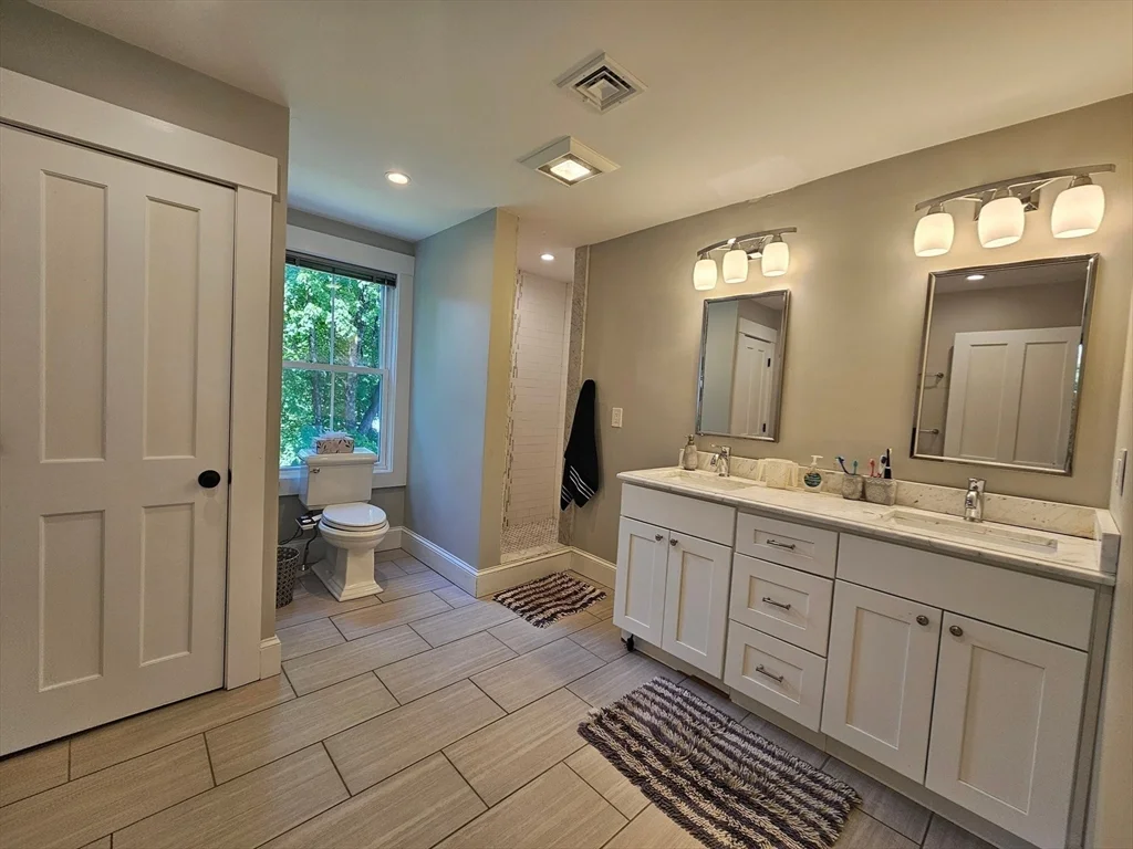 6 bed, 3 bath apartment for rent at 144 East St, Sharon — photo 29 of 42
