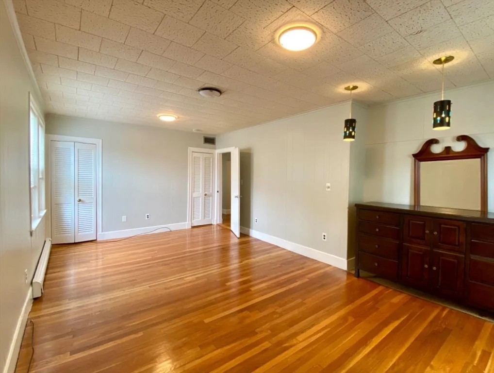 5 bed, 3 bath apartment for rent at 144 Ellison Park Unit 1, Waltham — photo 9 of 20