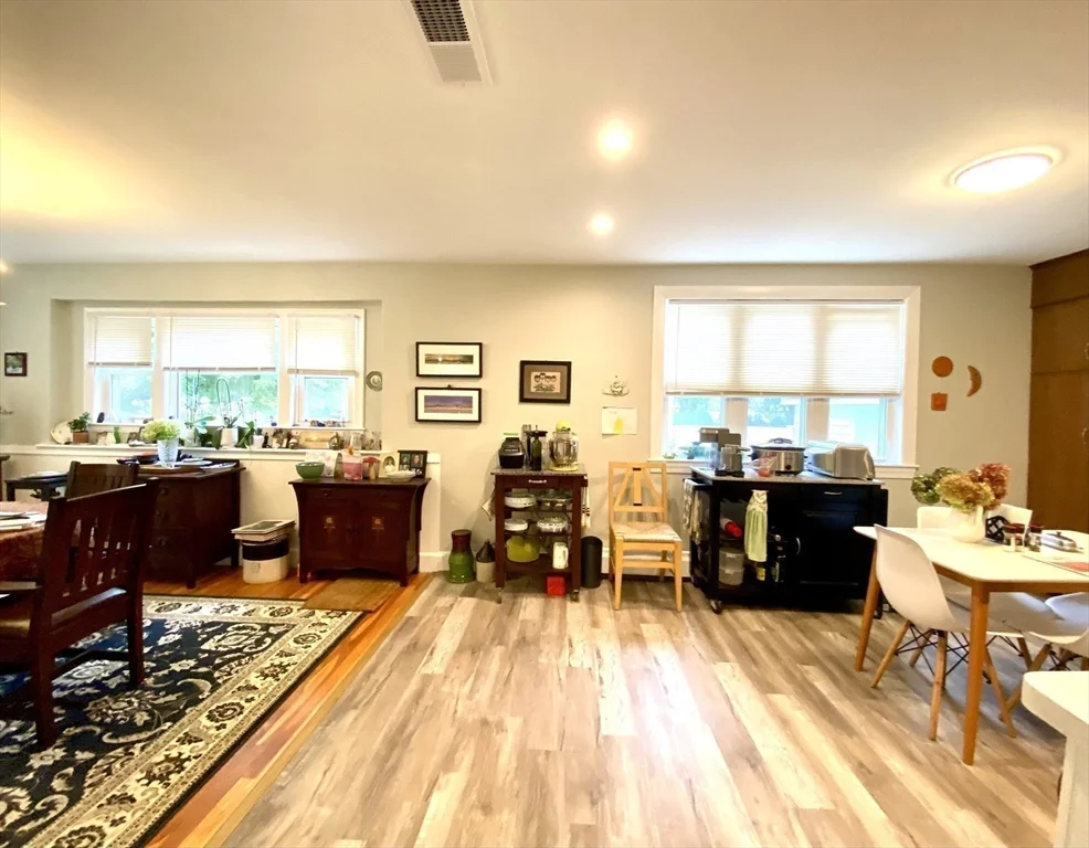 5 bed, 3 bath apartment for rent at 144 Ellison Park Unit 1, Waltham — photo 6 of 20